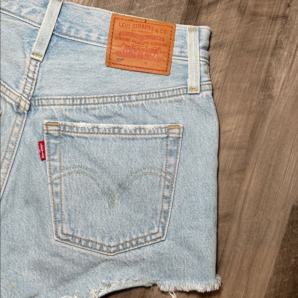 Levi's 501 Cut Off Distressed Denim Shorts - 23 - Picture 3 of 6